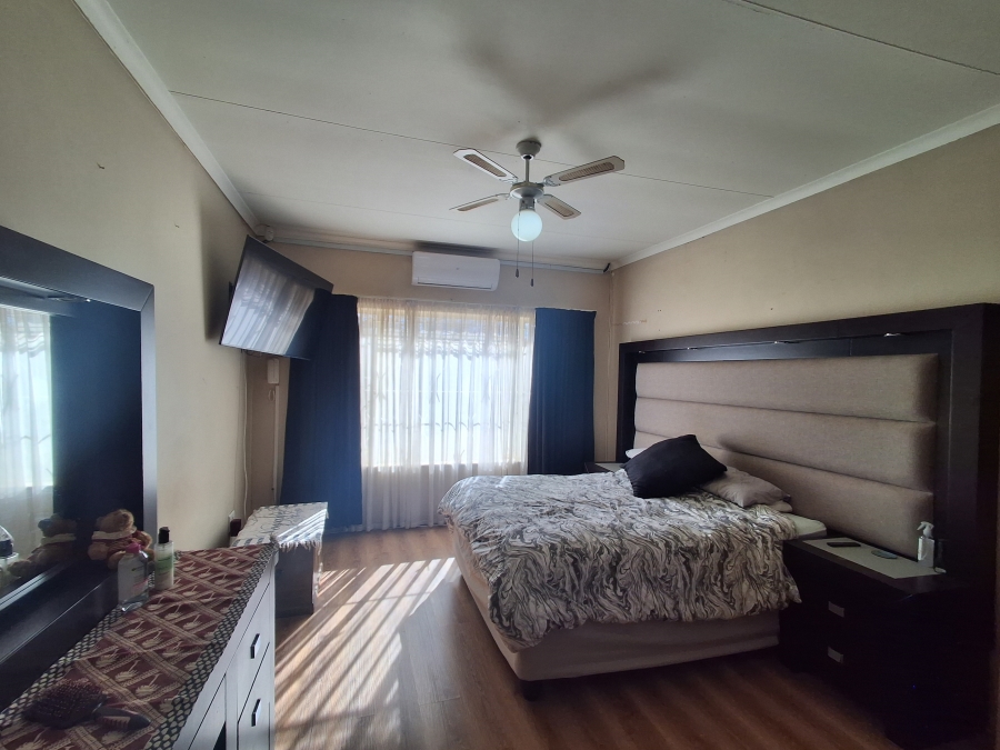 4 Bedroom Property for Sale in Stilfontein Ext 4 North West